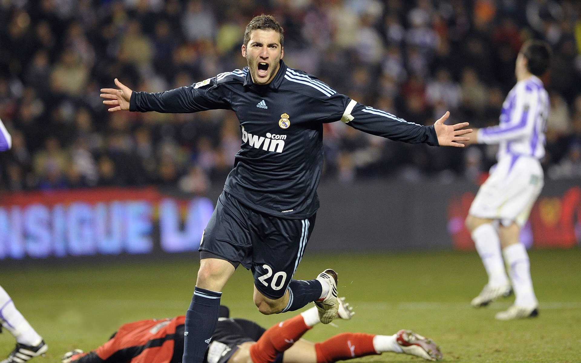 《PUBGMobile》“极地星际”国际大赛,极限操作震撼全场!